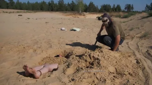 Deadly Sand (Cruel World)