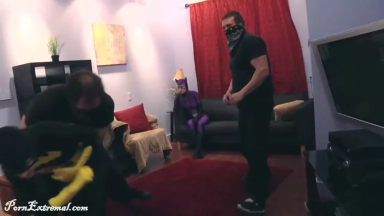Batgirl VS Catwoman (PKF Studios)