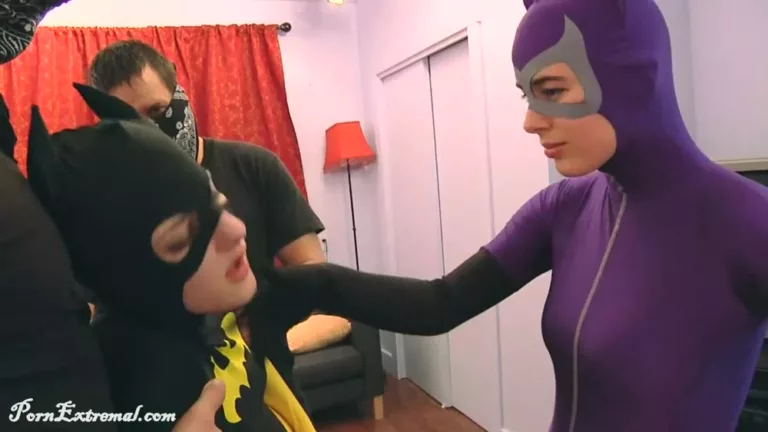 Batgirl VS Catwoman (PKF Studios)