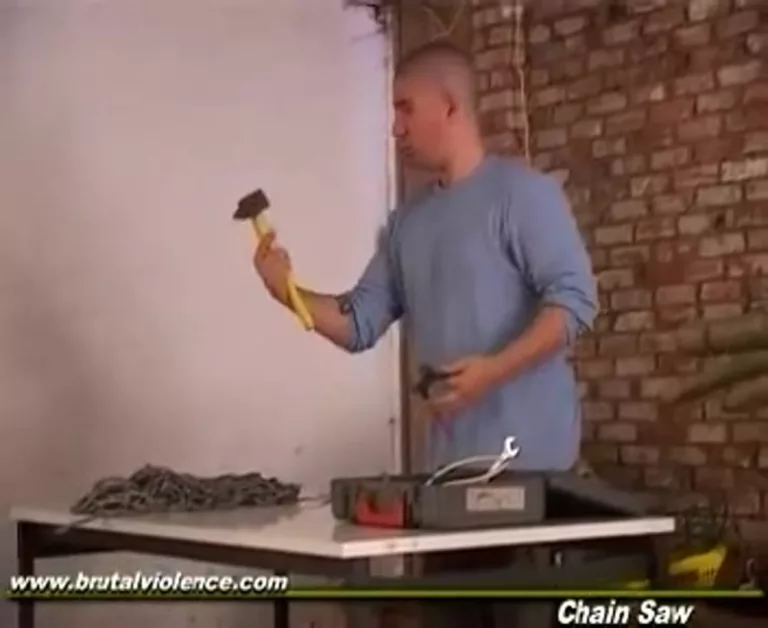 Chain Saw (Brutal Violence)
