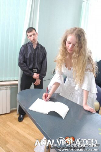 Cute Bride Abused by the Flower Merchant (CruelNetwork)